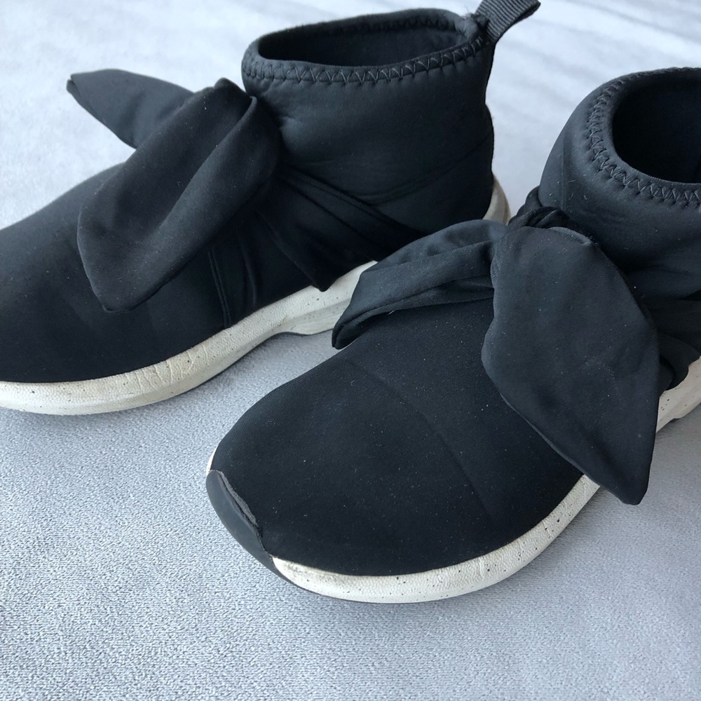 Zara ~ Slip On with Bow Detail ~ Kids Size 35
